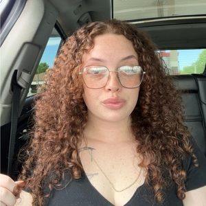 Meet your Posher, Natalie